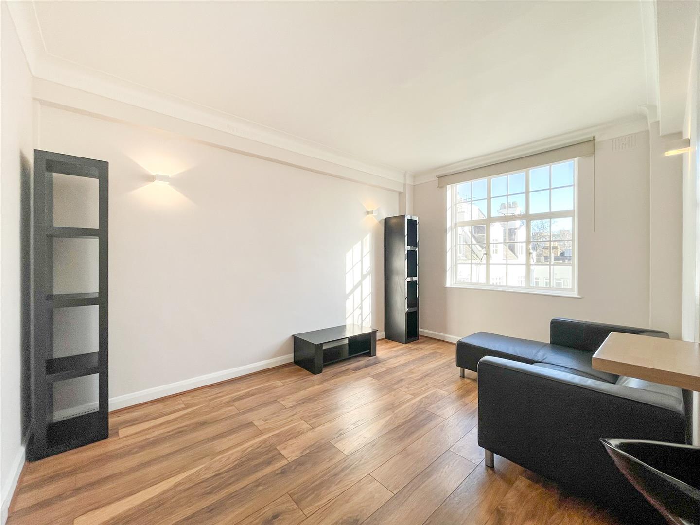 1 bed property in Mortimer Court, St Johns Wood